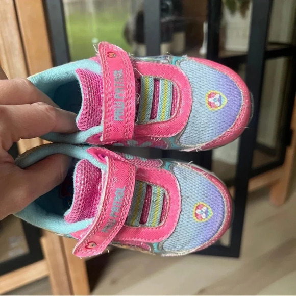 Paw Patrol light up sneakers toddler girl shoes Velcro Skylar pastel adjustable - Picture 4 of 8